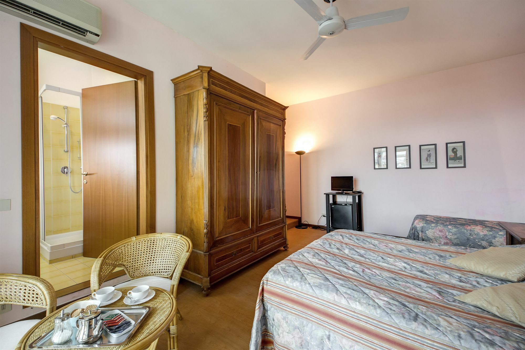 Отель Residenza Giulia Флоренция Экстерьер фото
